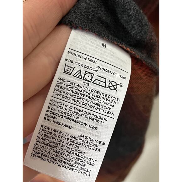 NWT Old Navy Swifty Evermore Plaid Button Up Shirt Size Medium Flannel - Picture 5 of 7